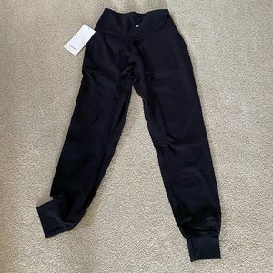 New with tags Lululemon black align joggers
